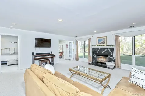11 Vista Drive Manorville NY 11949