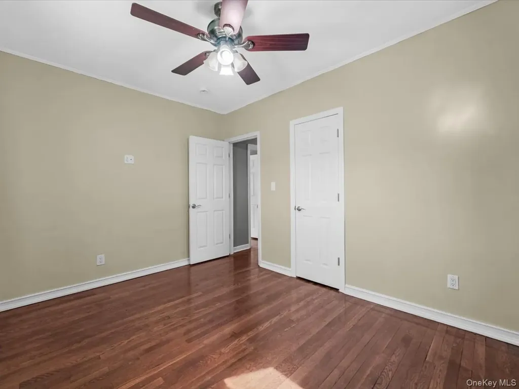 2 Tottenham Place New Hyde Park NY 11040