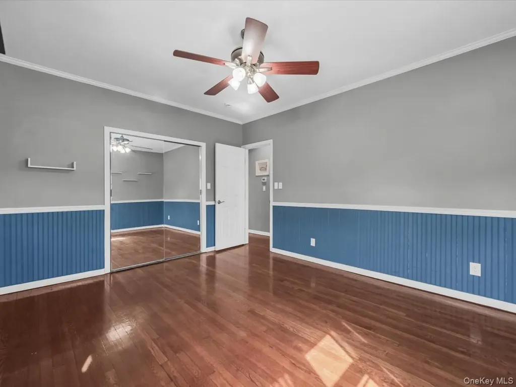 2 Tottenham Place New Hyde Park NY 11040