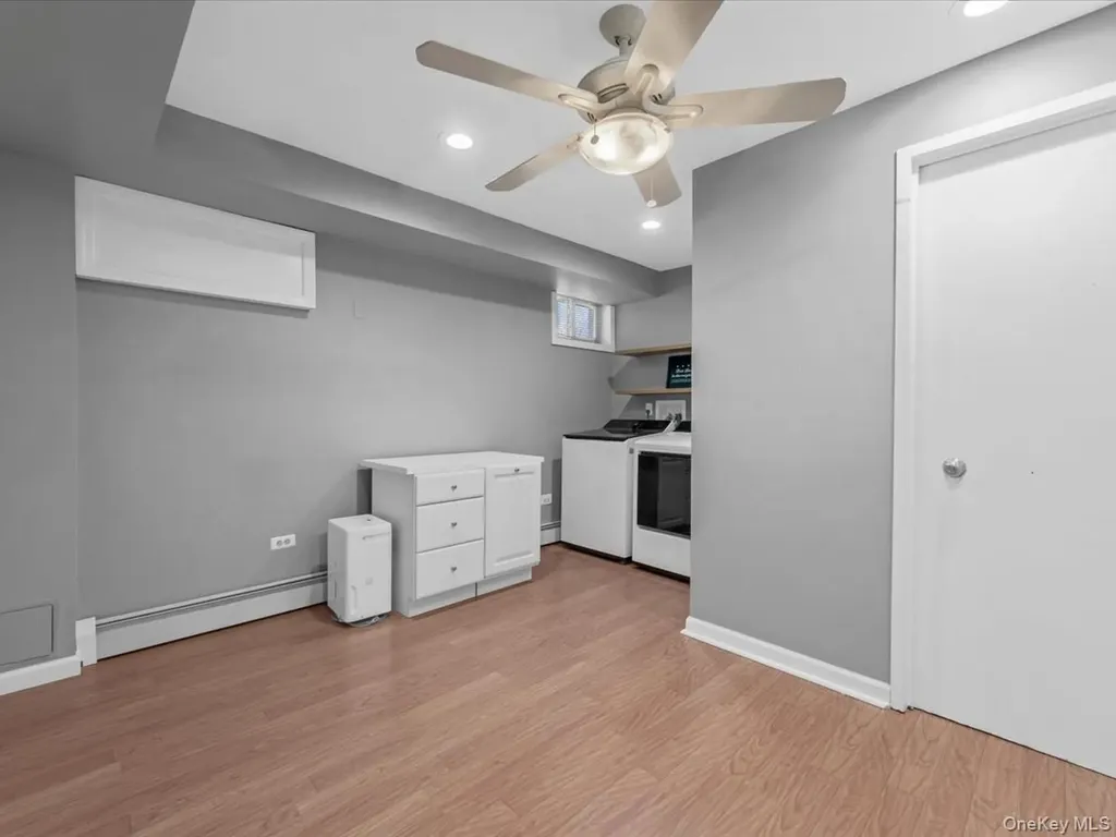 2 Tottenham Place New Hyde Park NY 11040