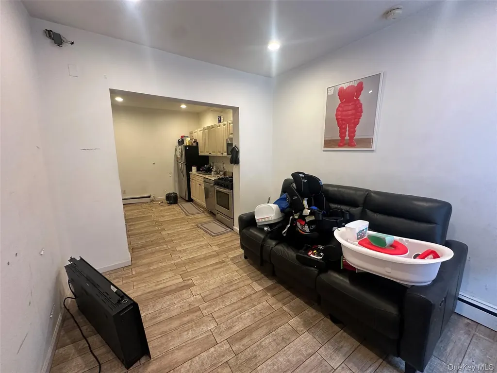 8 Lafayette Street Williston Park NY 11596