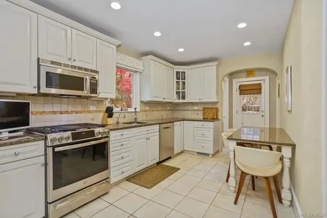 10 Grandview Avenue Pleasantville NY 10570