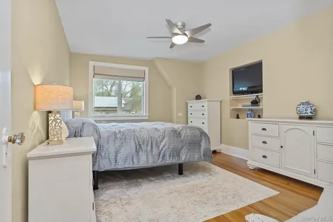 10 Grandview Avenue Pleasantville NY 10570