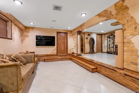 7207 112th Street Forest Hills NY 11375