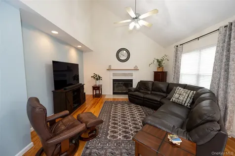 62 Meadowbrook Court Patterson NY 12563