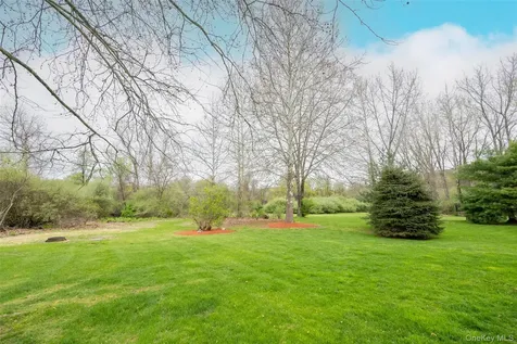 62 Meadowbrook Court Patterson NY 12563