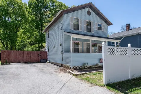 24 E Market Street Hyde Park NY 12538