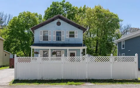 24 E Market Street Hyde Park NY 12538