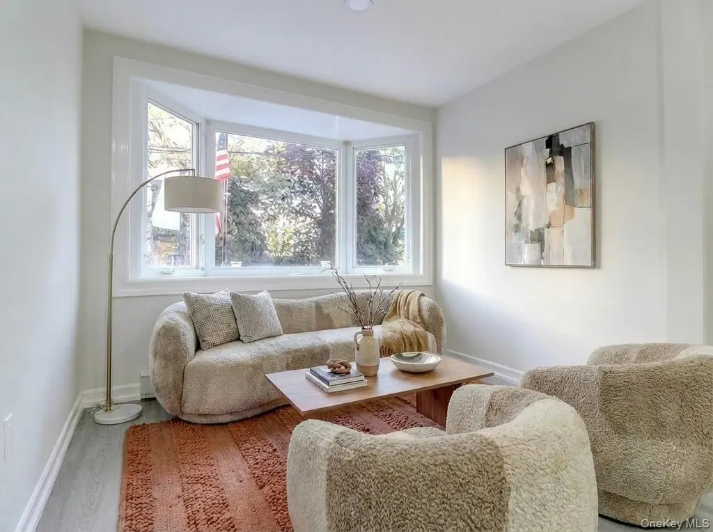 6532 80 Avenue Glendale NY 11385