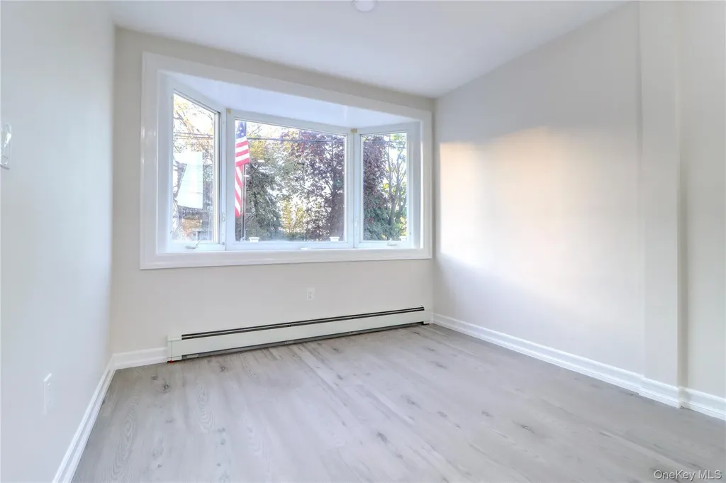 6532 80 Avenue Glendale NY 11385