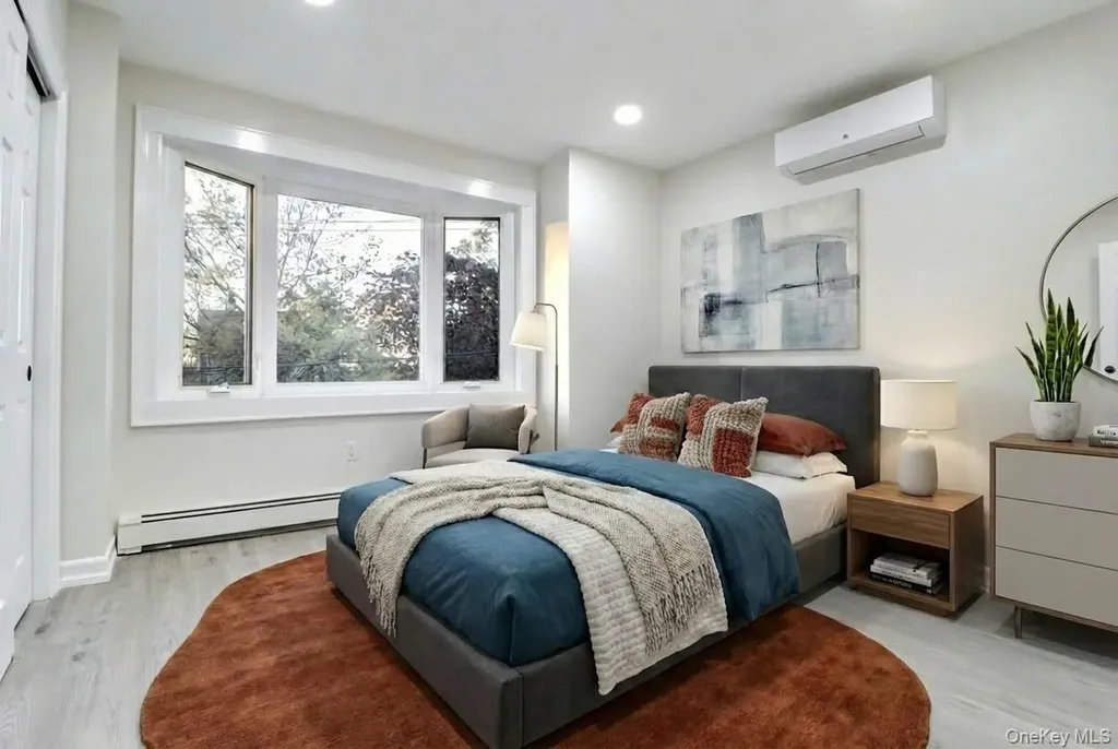 6532 80 Avenue Glendale NY 11385