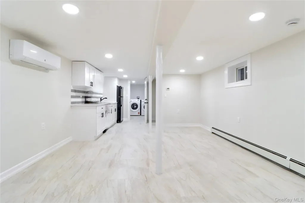 6532 80 Avenue Glendale NY 11385
