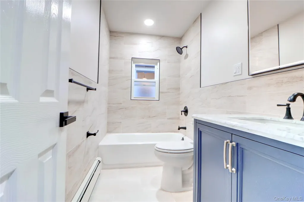 6532 80 Avenue Glendale NY 11385