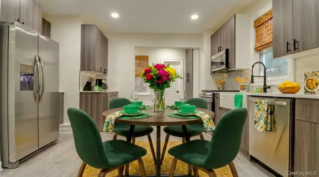 6532 80 Avenue Glendale NY 11385