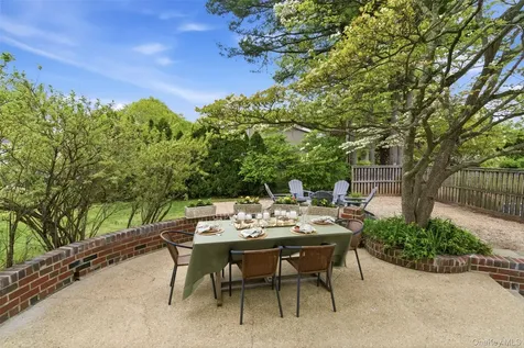 2 W Oak Hill Drive Oyster Bay NY 11771