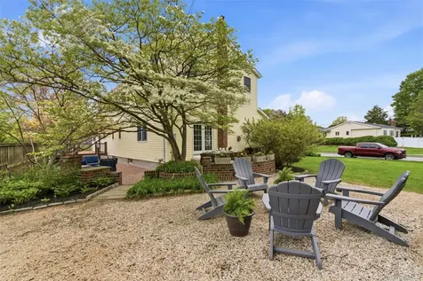 2 W Oak Hill Drive Oyster Bay NY 11771