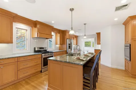 2 W Oak Hill Drive Oyster Bay NY 11771