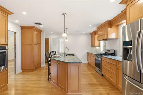 2 W Oak Hill Drive Oyster Bay NY 11771