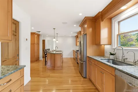 2 W Oak Hill Drive Oyster Bay NY 11771