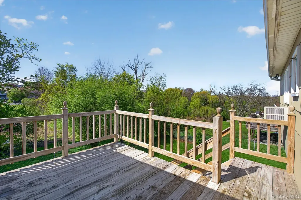 12 Weather Vane Way Middletown NY 10940