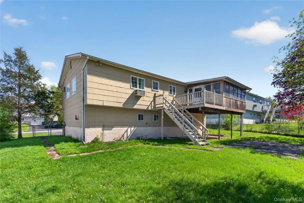 12 Weather Vane Way Middletown NY 10940