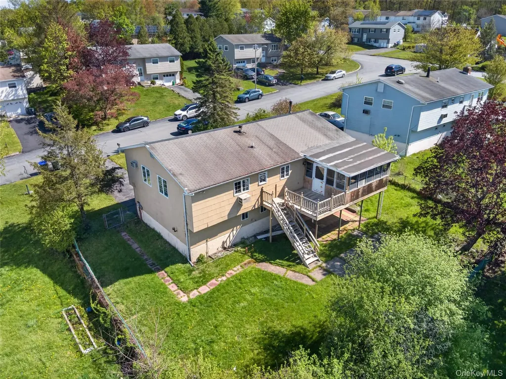 12 Weather Vane Way Middletown NY 10940
