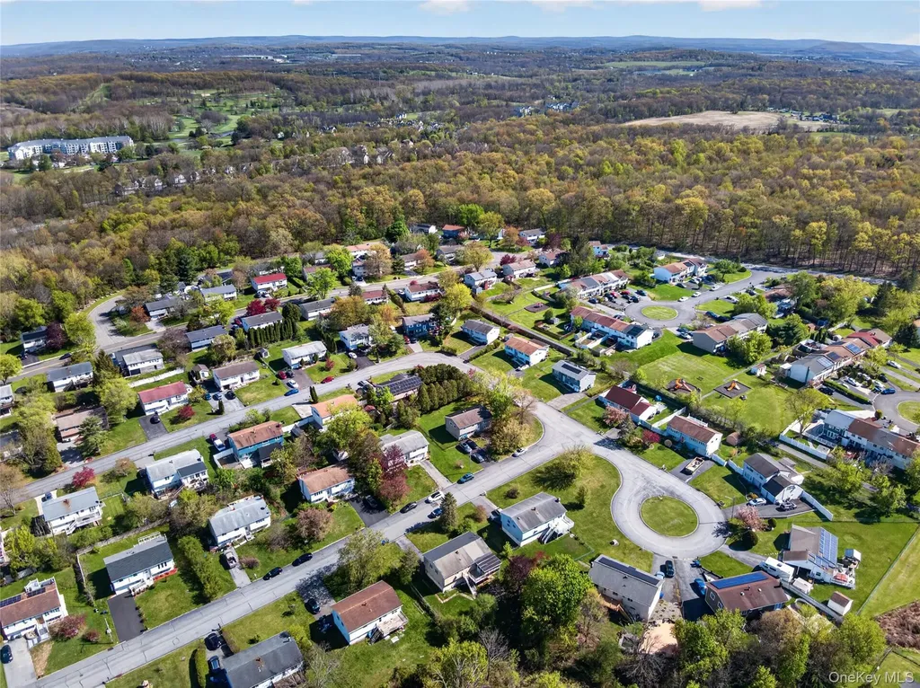 12 Weather Vane Way Middletown NY 10940