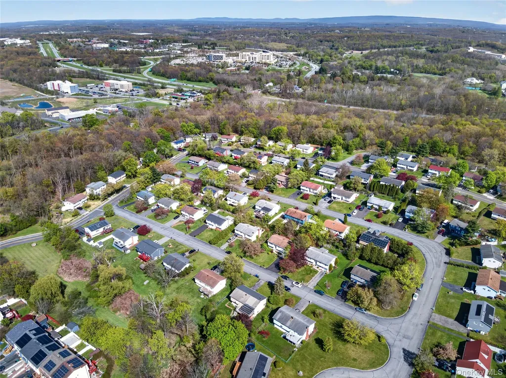 12 Weather Vane Way Middletown NY 10940
