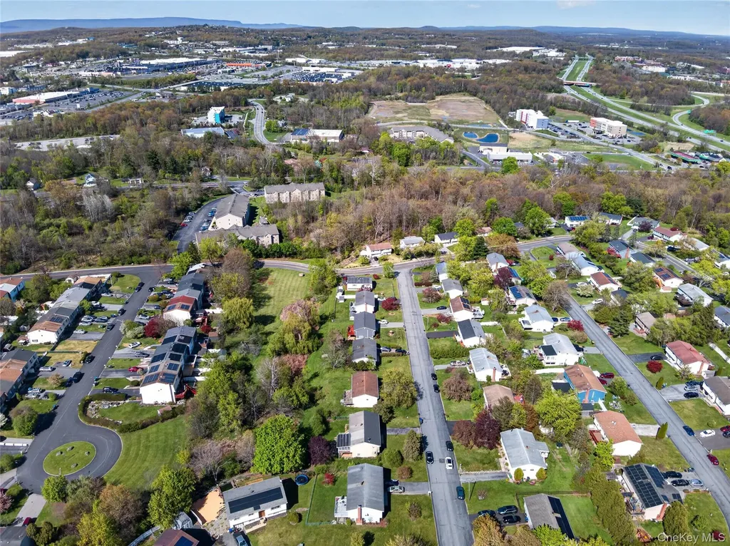 12 Weather Vane Way Middletown NY 10940