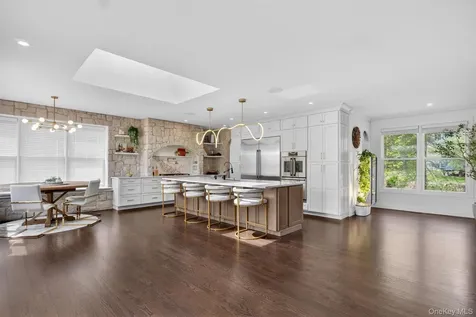 237 South Mountain Road New City NY 10956