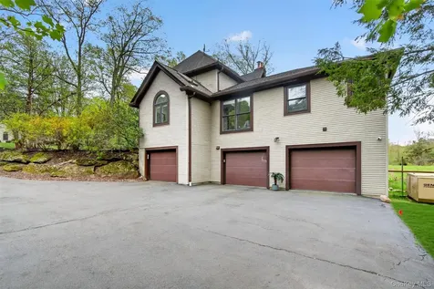 237 South Mountain Road New City NY 10956
