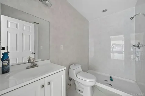 27 Estate Court White Lake NY 12786