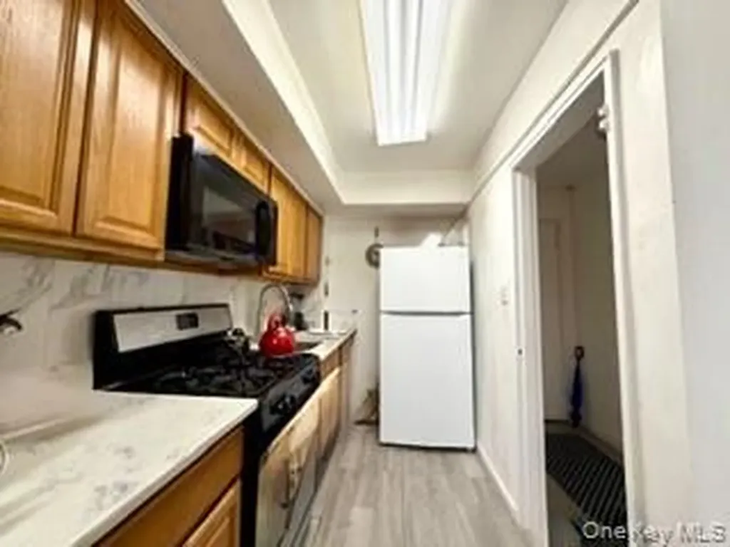 222-89 Braddock Avenue Bellerose NY 11428