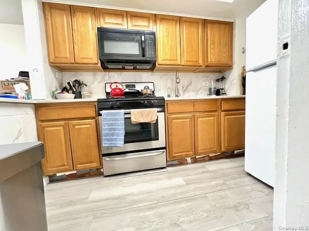 222-89 Braddock Avenue Bellerose NY 11428