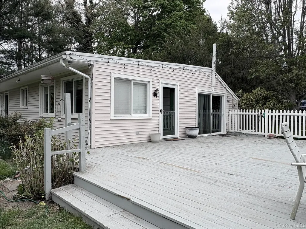 531 Montauk Highway Westhampton Beach NY 11978