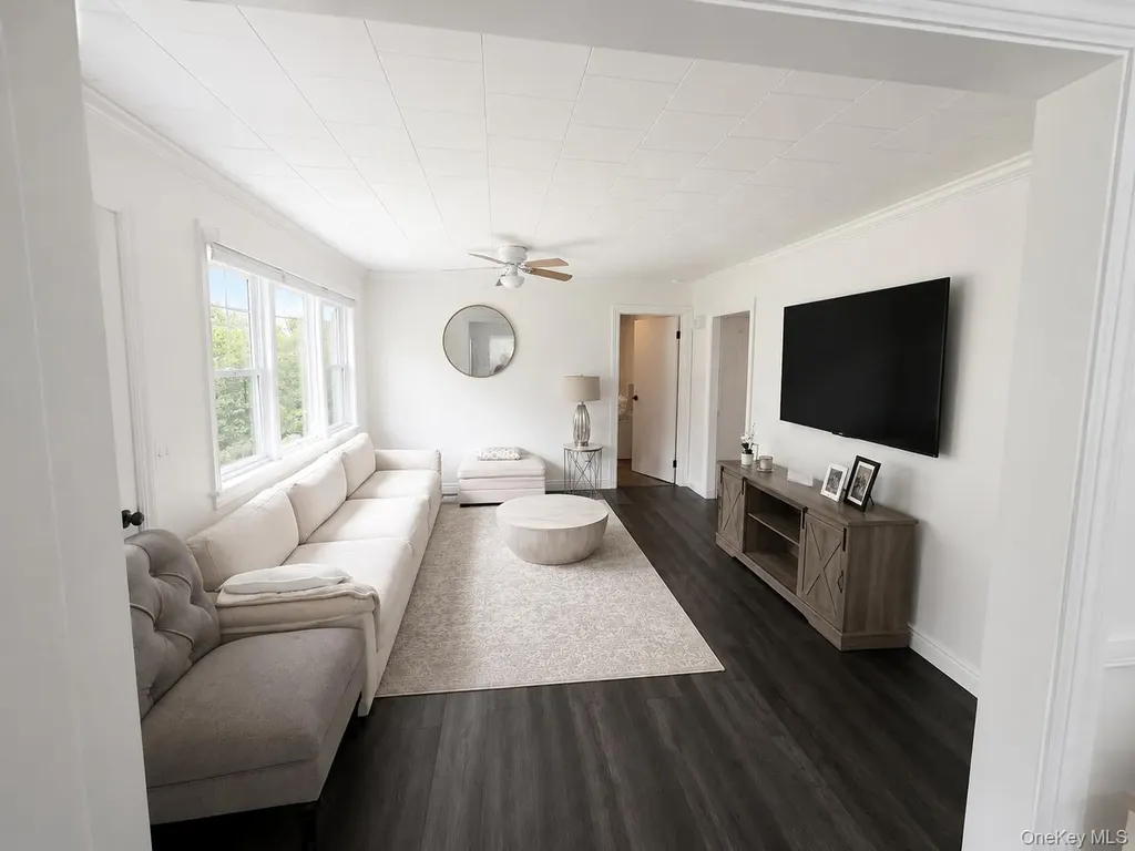 531 Montauk Highway Westhampton Beach NY 11978
