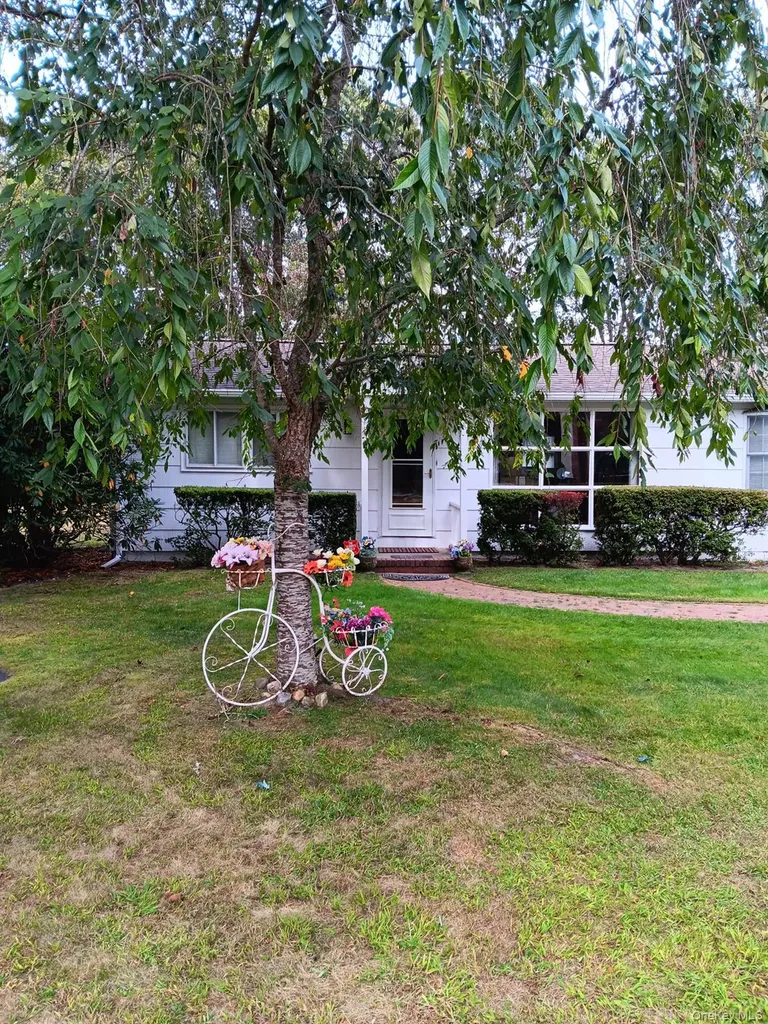 Hampton Bays NY 11946