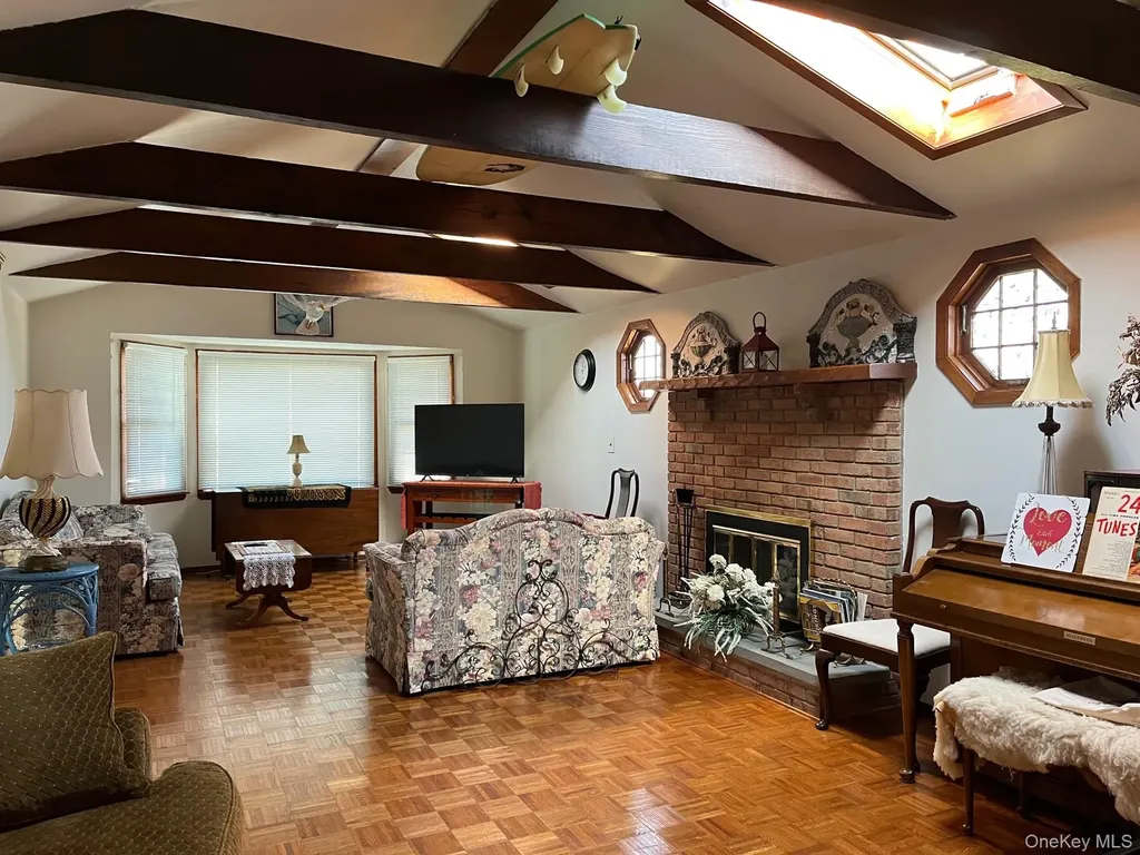 Hampton Bays NY 11946