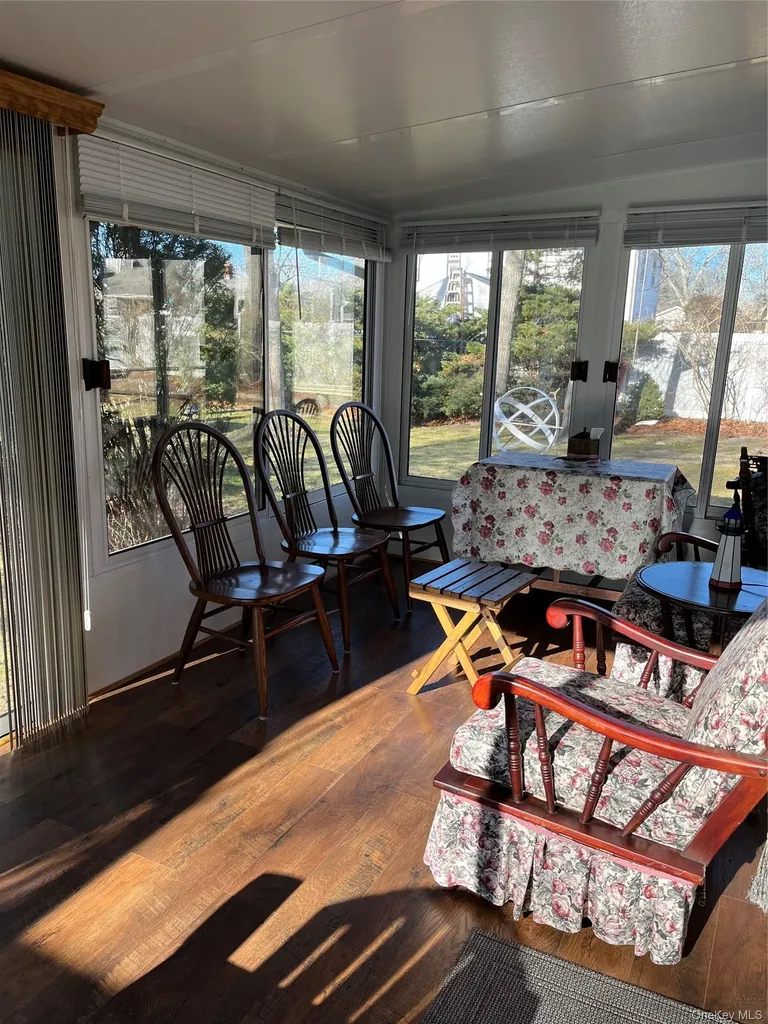 Hampton Bays NY 11946