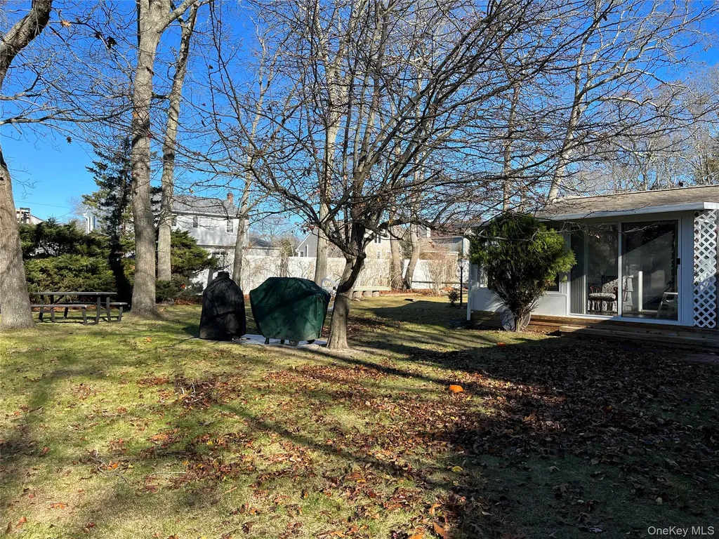 Hampton Bays NY 11946