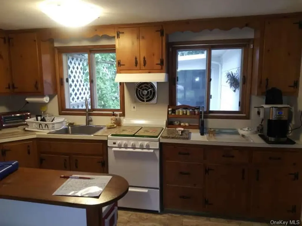 Hampton Bays NY 11946