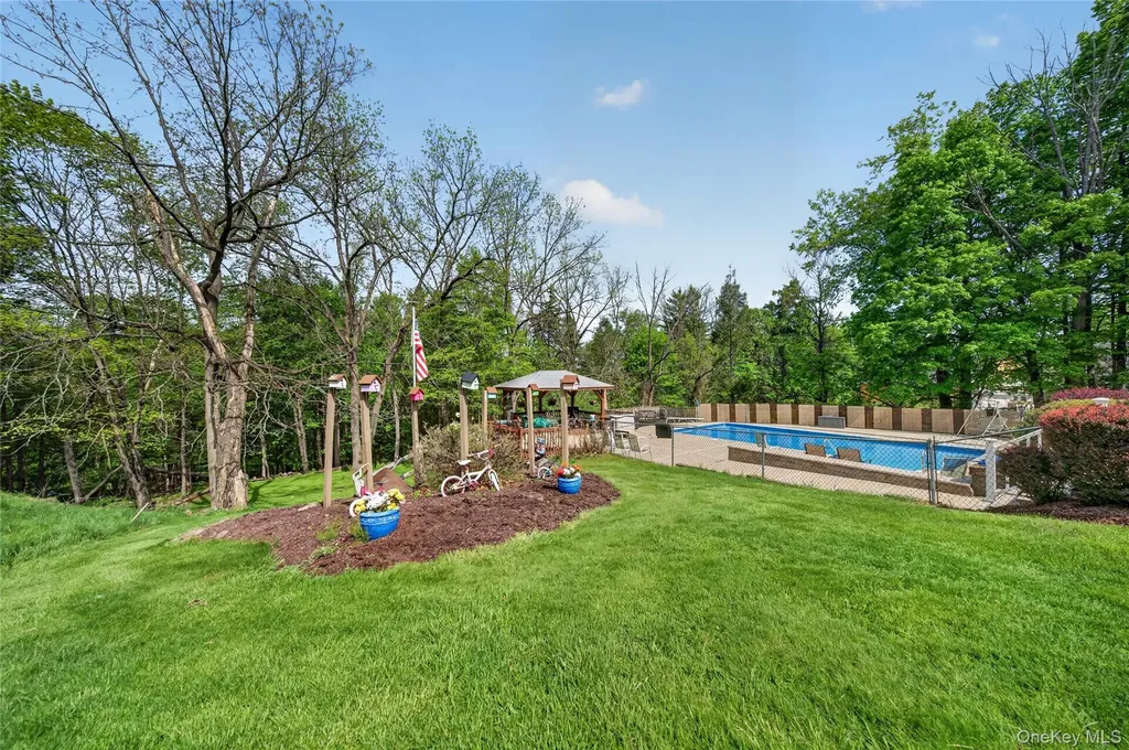 6 Pine Hill Road Monroe NY 10950