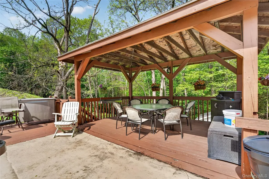 6 Pine Hill Road Monroe NY 10950