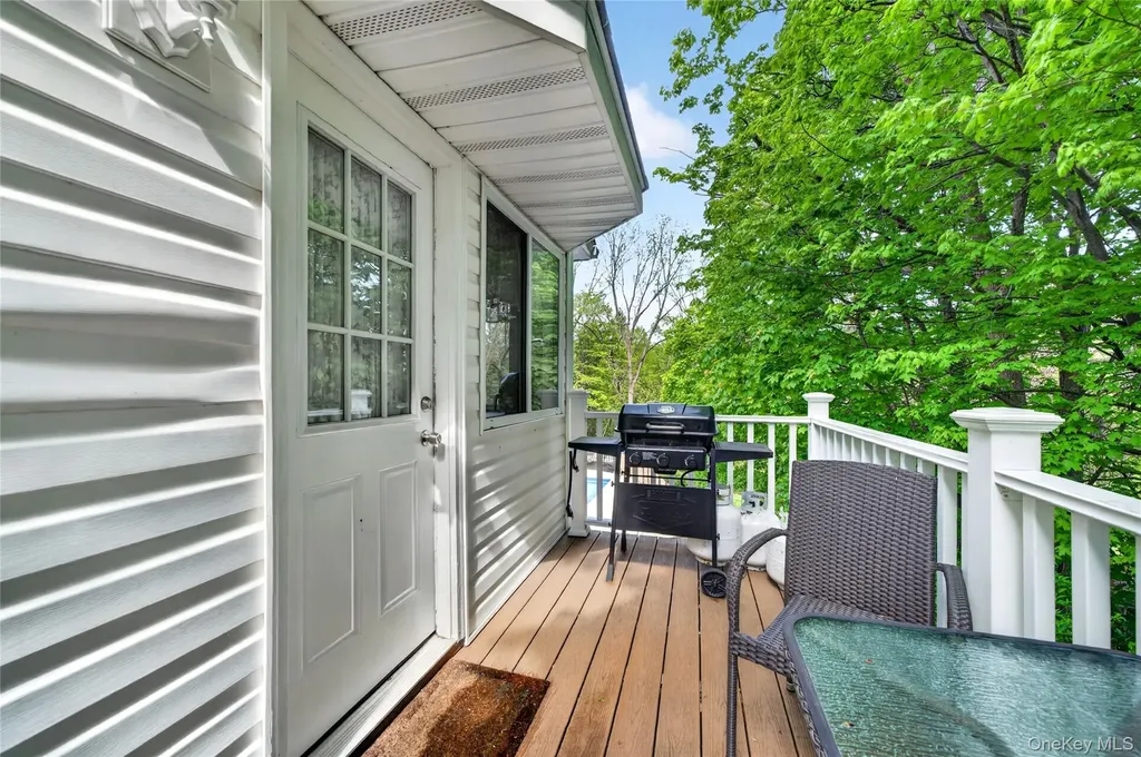 6 Pine Hill Road Monroe NY 10950