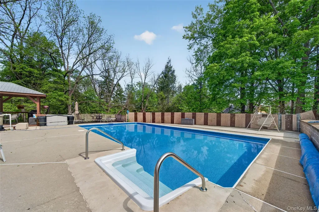 6 Pine Hill Road Monroe NY 10950