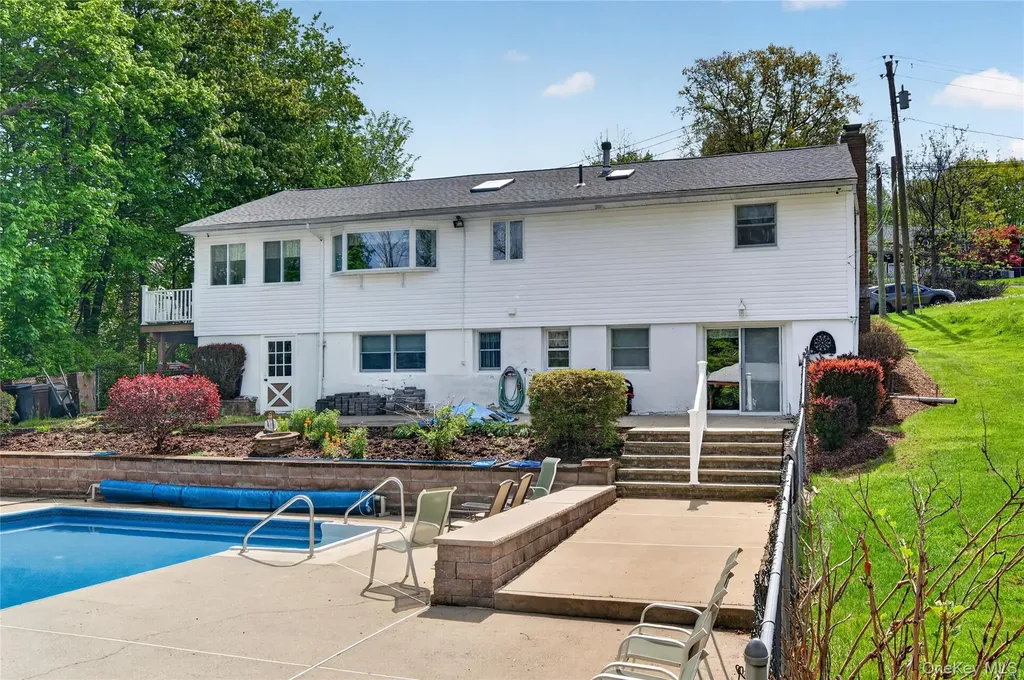 6 Pine Hill Road Monroe NY 10950