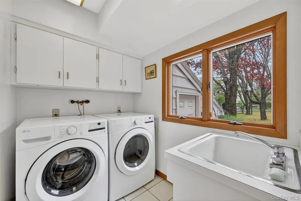1 Vivian Place Montebello NY 10901