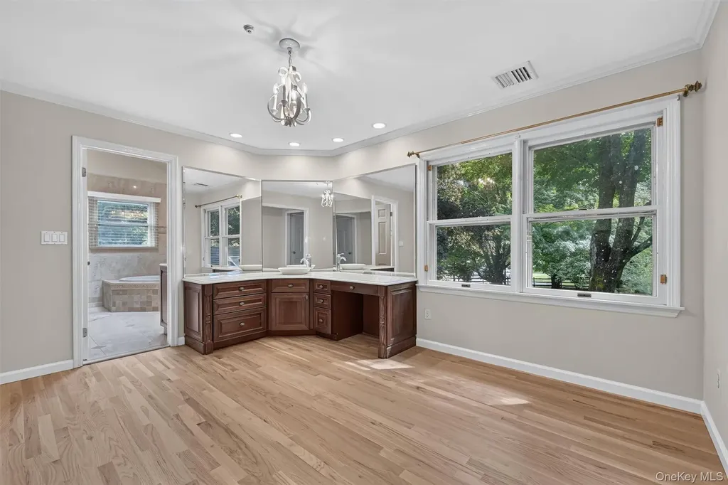 1 Vivian Place Montebello NY 10901