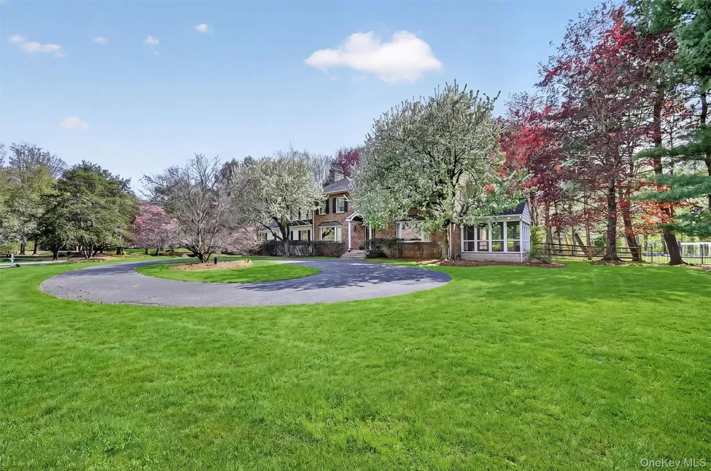 1 Vivian Place Montebello NY 10901