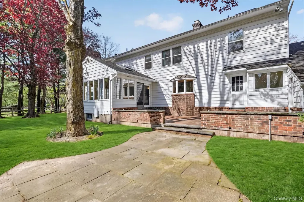 1 Vivian Place Montebello NY 10901